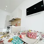 아파트 Infinity Sea Balcony 체팔루