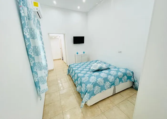 Infinity Sea Balcony Apartment